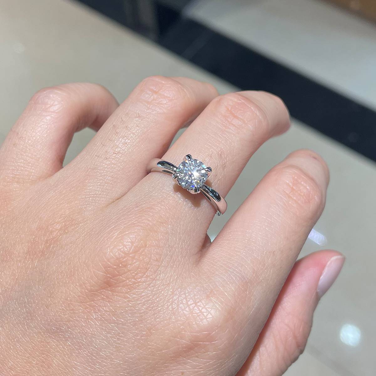 Four Claw S925 Silver Plated Platinum Customized Selection Main Stone Moissanite 1.0ct